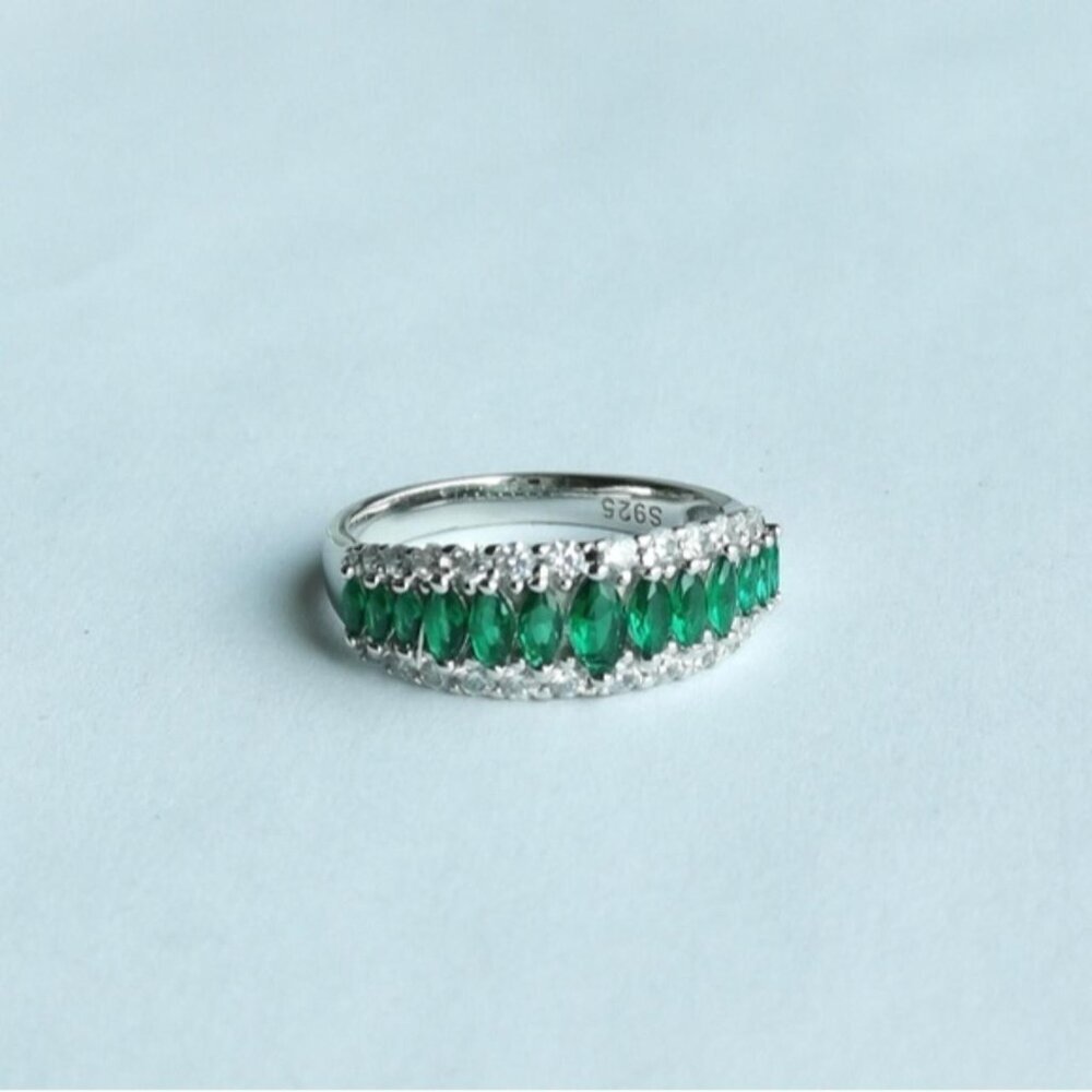 Sterling silver emerald and cz  ring size 7 🆕 - Picture 2 of 7